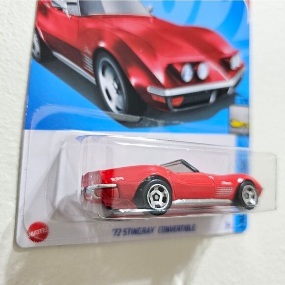 Hotwheels 72 Stingray Convertible - Picture 2 of 4